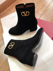 V Logo Boots