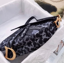 Load image into Gallery viewer, Saddle Bag
