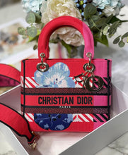 Load image into Gallery viewer, Lady D Medium
