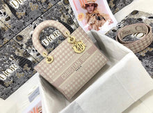 Load image into Gallery viewer, Lady D Medium
