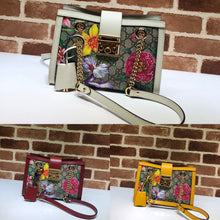 Load image into Gallery viewer, Padlock Flora Shoulder Bag
