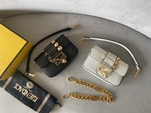 Load image into Gallery viewer, Brooch Mini Baguette
