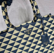 Load image into Gallery viewer, Symbole Bag

