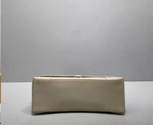 Load image into Gallery viewer, Downtown Bag
