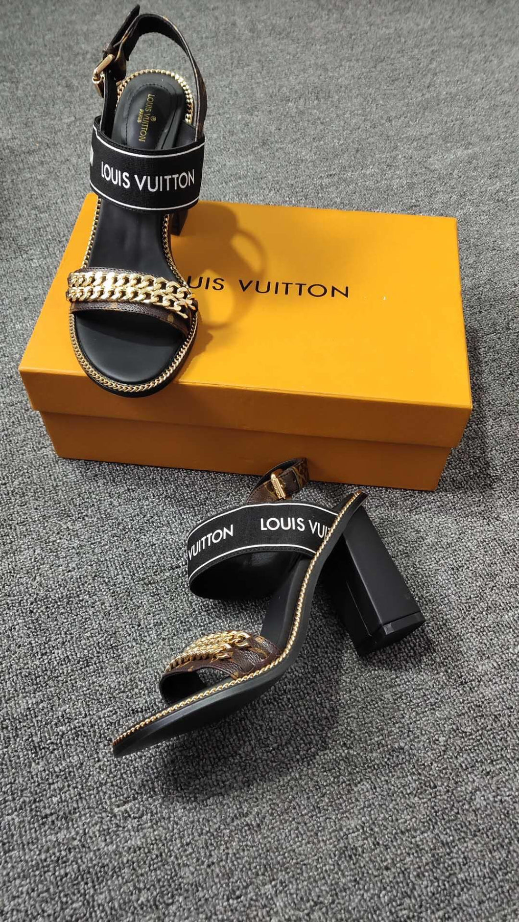 Passenger Chain Sandals