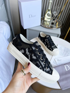 Walk n Dior