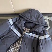 Load image into Gallery viewer, Reversible Down Jacket
