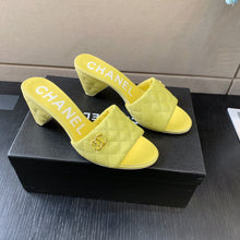 Load image into Gallery viewer, CC Quilted Sandals
