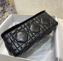 Load image into Gallery viewer, Caro Medium
