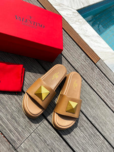 One Stud Slides
