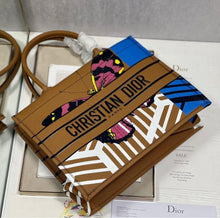 Load image into Gallery viewer, Leather Book Tote
