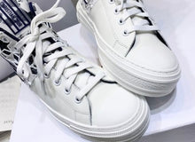 Load image into Gallery viewer, Walk n Dior
