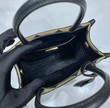 Load image into Gallery viewer, Symbole Bag
