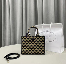 Load image into Gallery viewer, Symbole Bag
