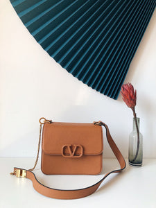 V Sling Shoulder Bag