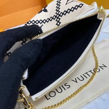 Load image into Gallery viewer, Mini Pochette
