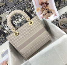 Load image into Gallery viewer, Lady D Medium
