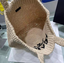 Load image into Gallery viewer, Large Raffia Tote
