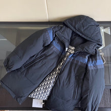 Load image into Gallery viewer, Reversible Down Jacket
