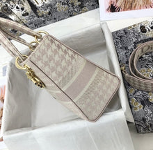 Load image into Gallery viewer, Lady D Medium
