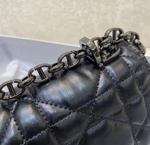 Load image into Gallery viewer, Caro Medium
