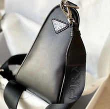 Load image into Gallery viewer, Triangle Shoulder Bag
