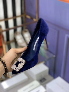 Hangisi Velvet Pumps