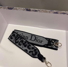 Load image into Gallery viewer, Lady D Medium
