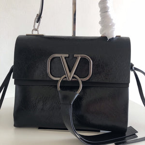 V Ring Shoulder Bag