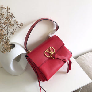 V Ring Shoulder Bag