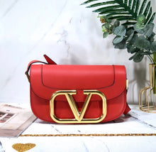 Load image into Gallery viewer, Supervee Crossbody Bag
