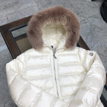 Load image into Gallery viewer, Fur Zip Coat
