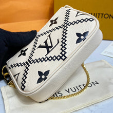 Load image into Gallery viewer, Mini Pochette
