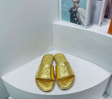 Load image into Gallery viewer, Magnetic Flat Mules

