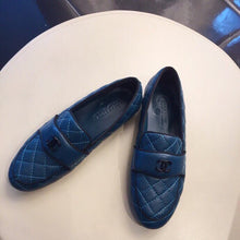 Load image into Gallery viewer, Quilted Loafers
