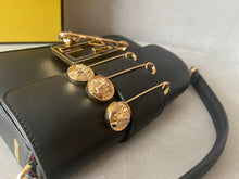Load image into Gallery viewer, Brooch Mini Baguette
