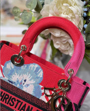 Load image into Gallery viewer, Lady D Medium
