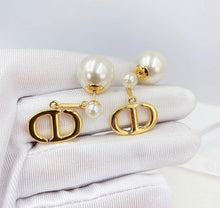 Load image into Gallery viewer, Pearl Earrings
