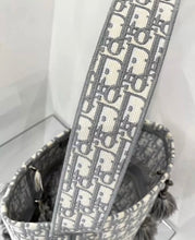 Load image into Gallery viewer, Bubble Bucket Bag
