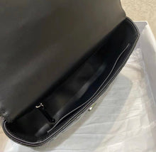 Load image into Gallery viewer, Caro Medium
