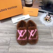 Load image into Gallery viewer, Dreamy Fur Slippers

