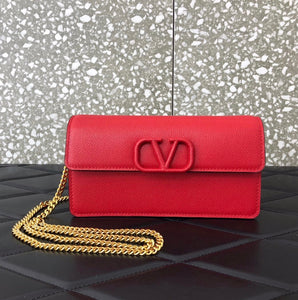 V Logo Clutch