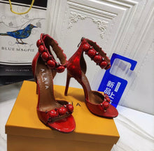 Load image into Gallery viewer, Bombe Metallic Sandals
