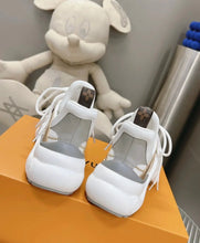 Load image into Gallery viewer, Archlight Sneaker
