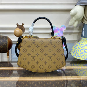 Tilsitt Bag