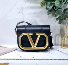 Load image into Gallery viewer, Supervee Small Crossbody
